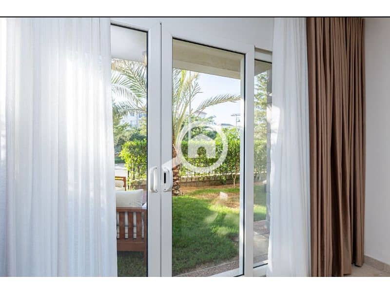 7 10ed060e-c5a7-4ec1-bbb1-65619a3c1ad9. jpg