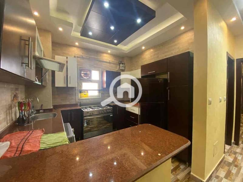 4 91076e60-3143-4b69-a05f-8f8ea3bf6492. jpg