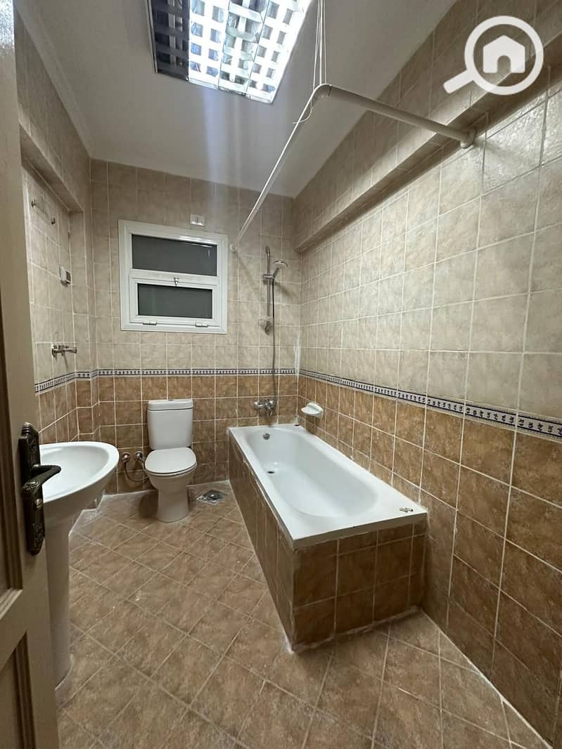 12 9b094931-f563-4a66-9d56-a0243bd40ebc. jpeg