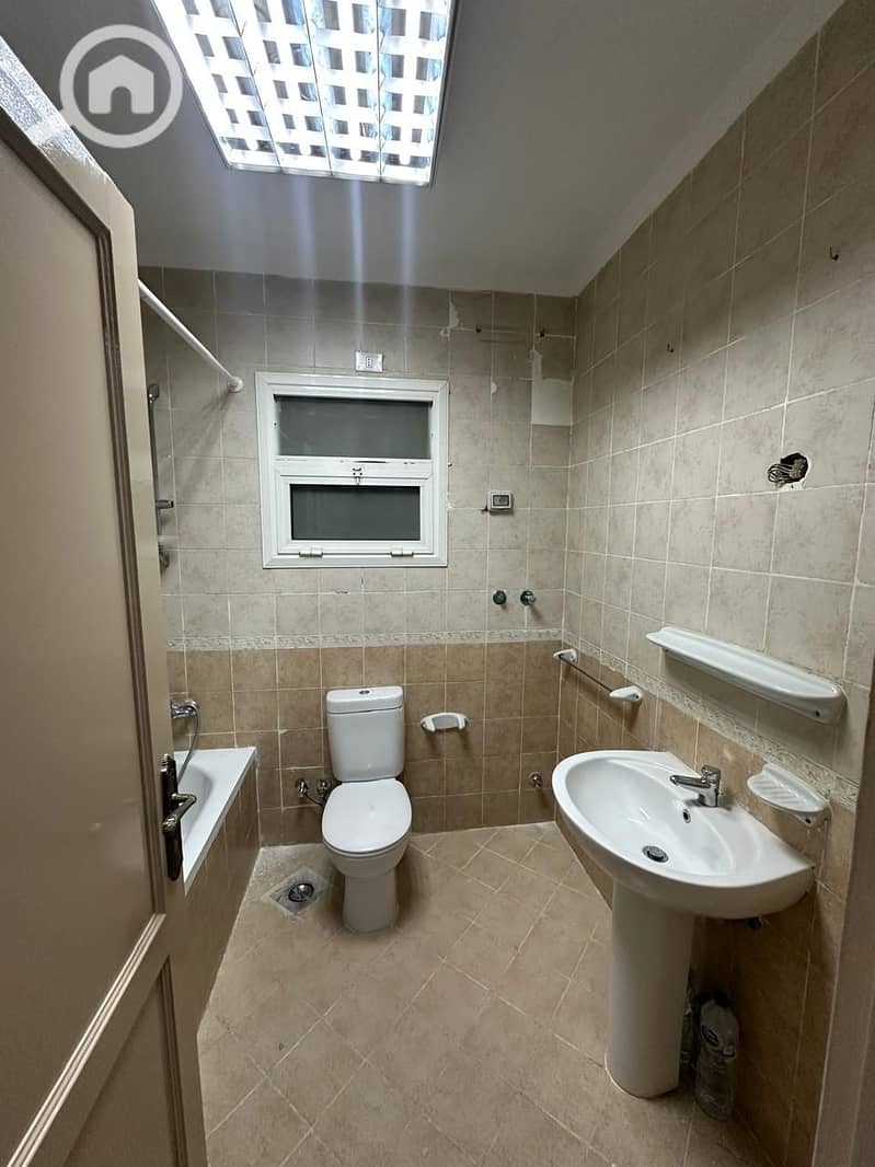 13 c5b3480b-8955-4ac7-b141-dd070eee4f63. jpeg