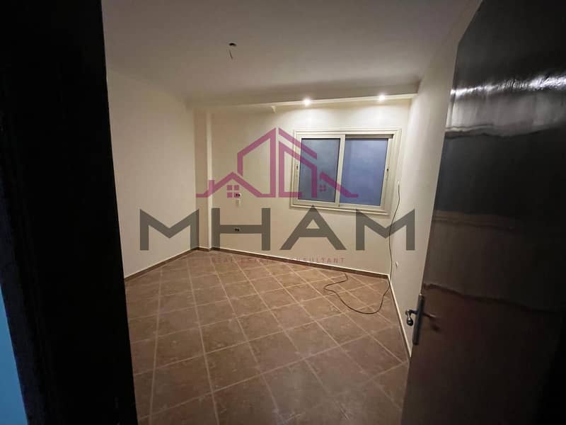 8 photo_5794225291549936506_y. jpg