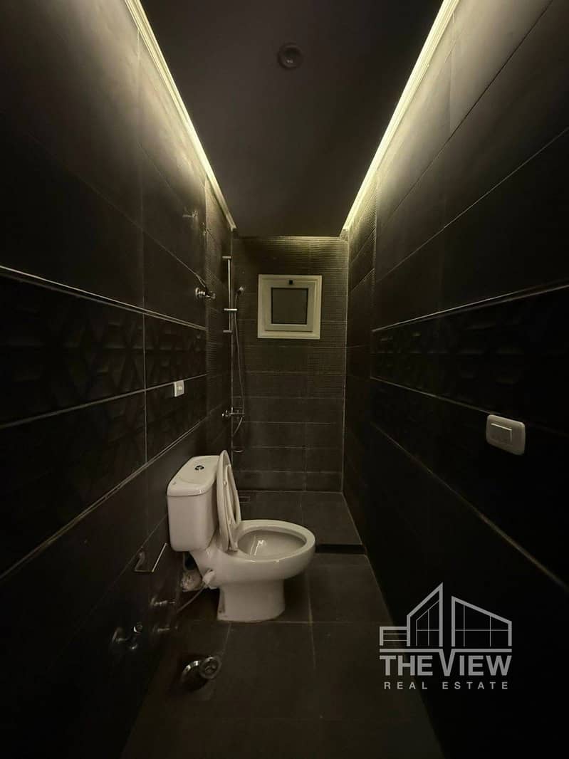 4 WhatsApp Image 2025-11-08 at 21.18. 30_443e26c8. jpg