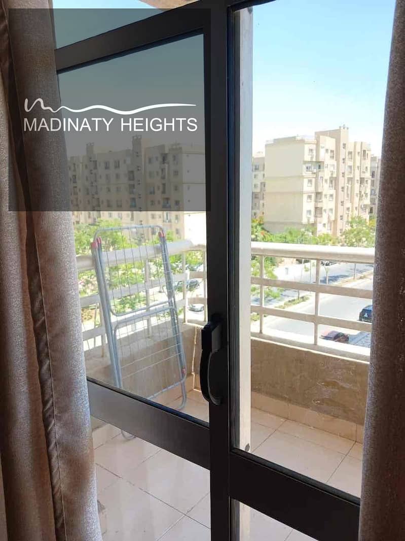 3 01633bfd-d1bd-4e9e-aa9f-dc1496d92061. jpg