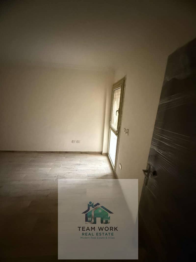 5 aad2d15c-b93a-4cfe-a1fd-04a5776ab957. jpg