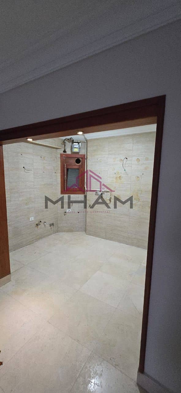 10 photo_5796455693836552986_y. jpg