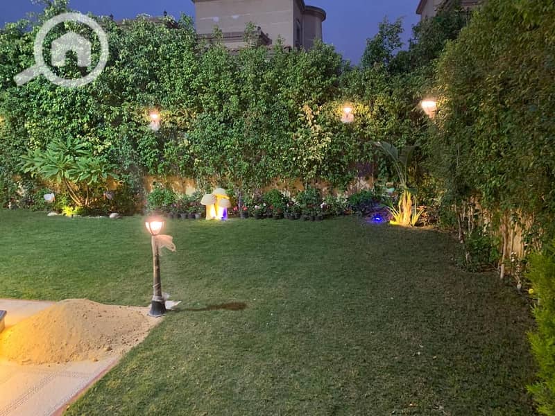 10 c012badb-ac44-46ae-a080-cc589593d046. jpeg