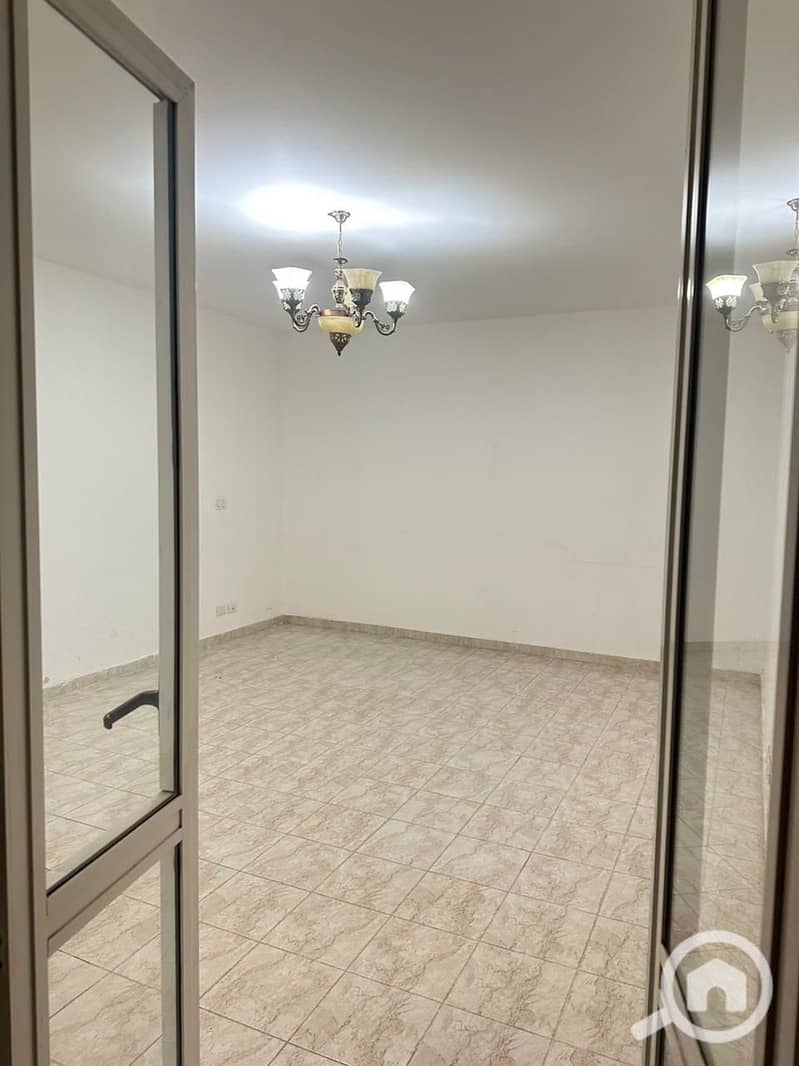 4 e48f4709-e8a0-4c39-bf9e-965df7579529. jpeg