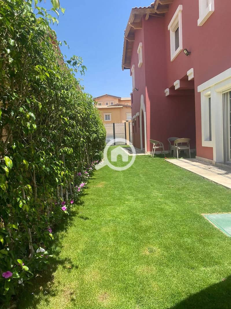 6 FB_IMG_1762452200623. jpg