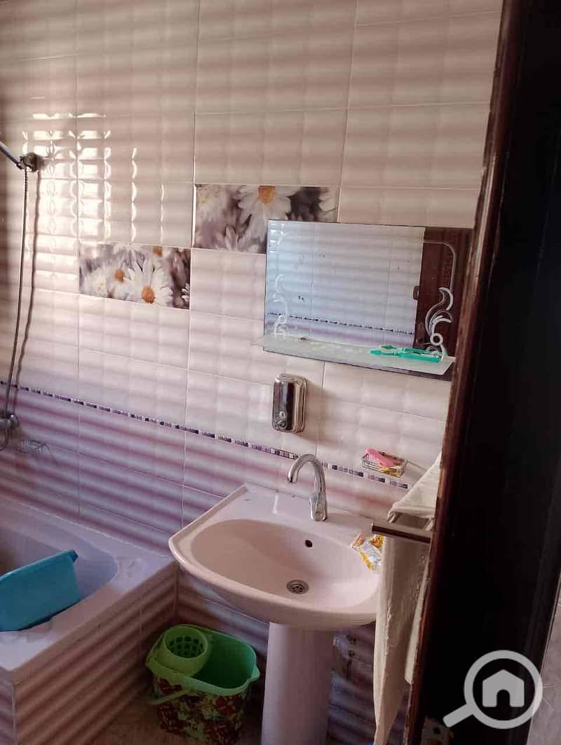 6 a7d65f84-e0a6-470a-8124-41f8ebce7238. jpg