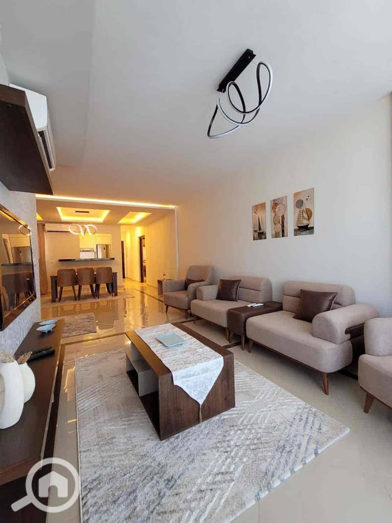 2 21e814f5-18dd-445b-9dcd-ae6caf53f04a. jpg