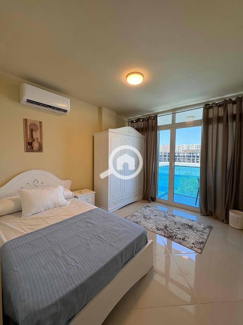 4 1d5627df-732b-49c1-93b1-166d3abe9204. jpg