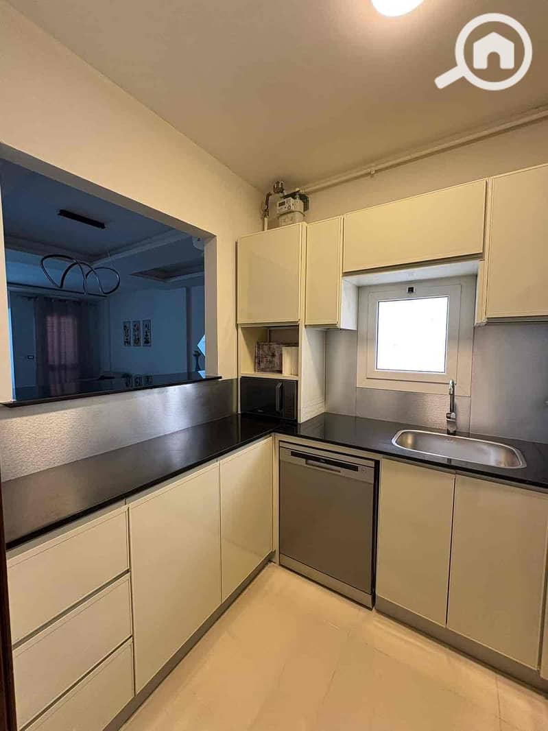 15 2d7db7bf-9f4e-47b1-a9f7-8c43615245fa. jpg