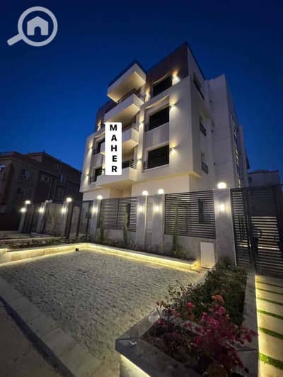 شقة 5 غرف نوم للبيع في 6 أكتوبر، الجيزة - IMG_3577. jpg