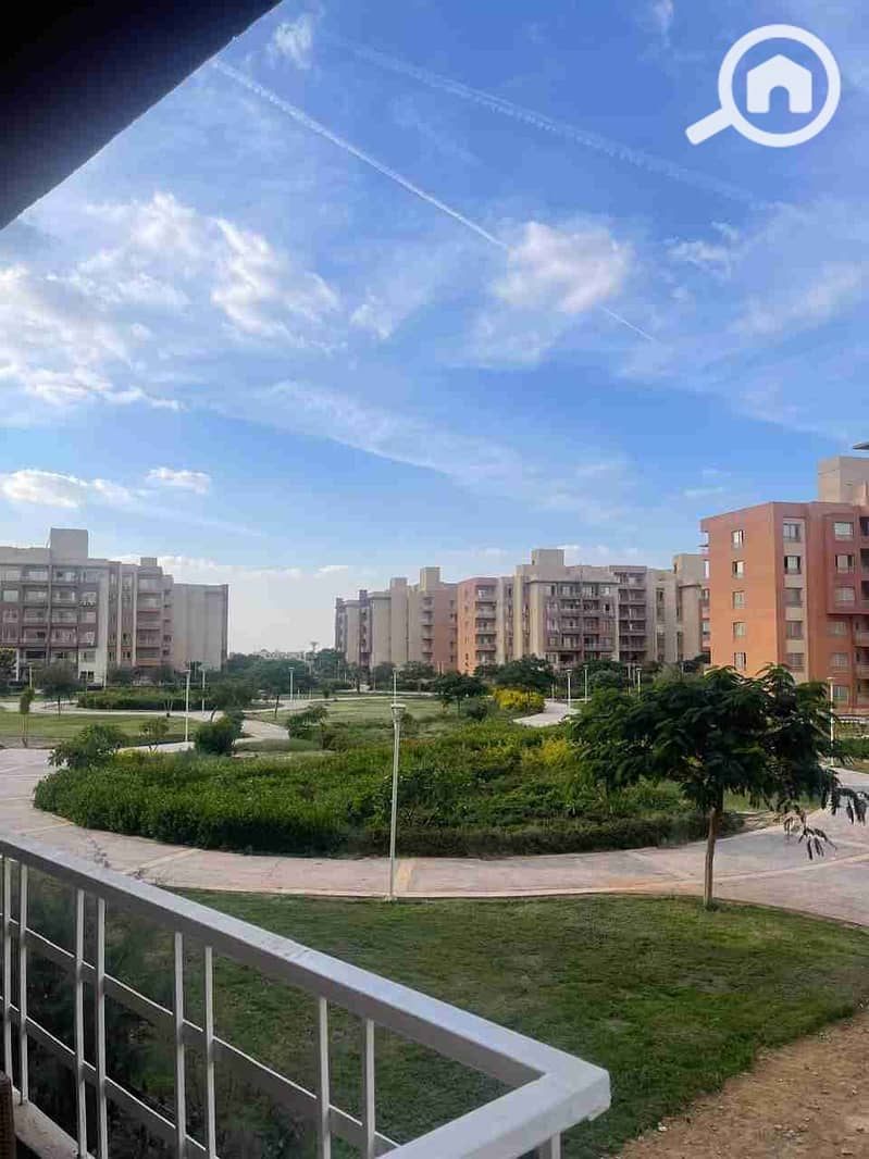 1000888704. jpg 1000888704. jpg