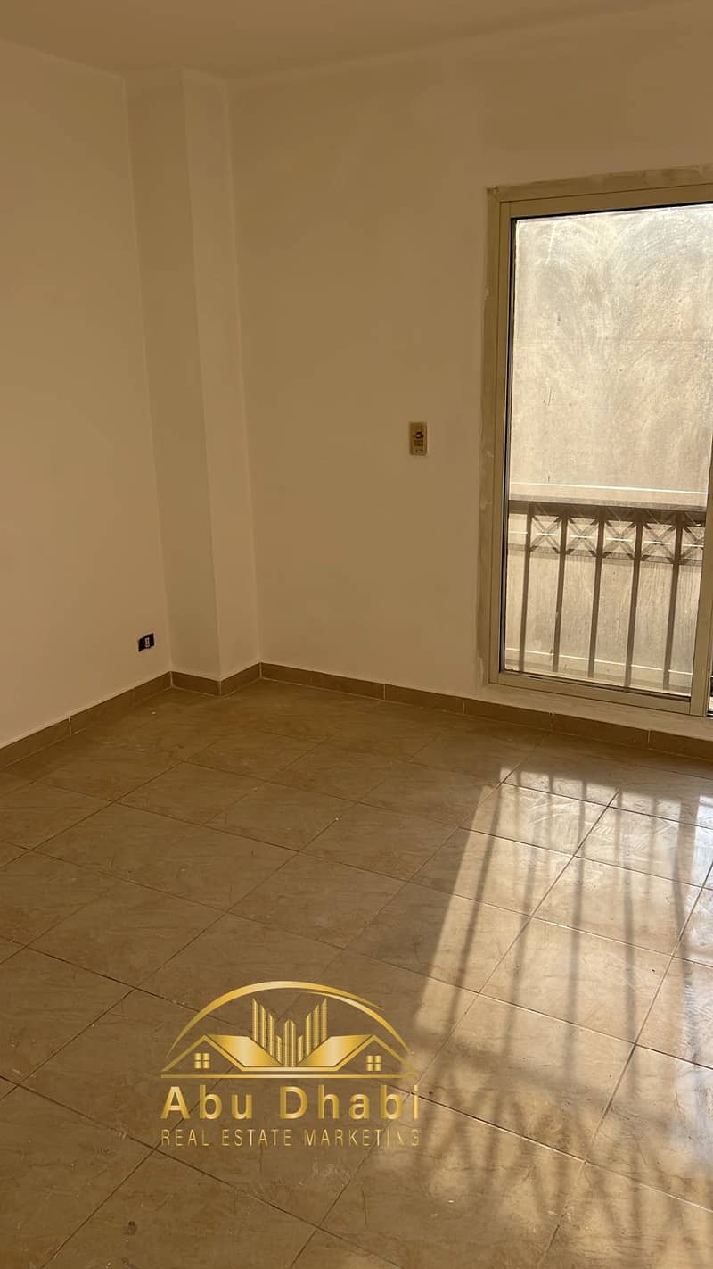 9 e786385f-c2b8-4c39-95be-42b0b8581277. jpg