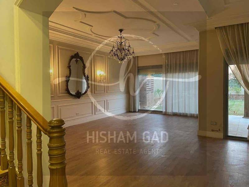 8 9c4cbd3f-18ae-40a0-836f-ae2a9a8b2995. jpg