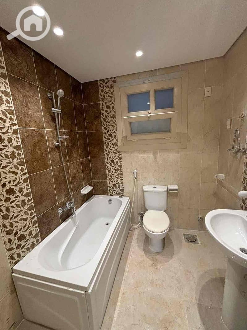 7 5fe9f5ea-7843-4c1e-9d06-2f6c5729076f. jpg