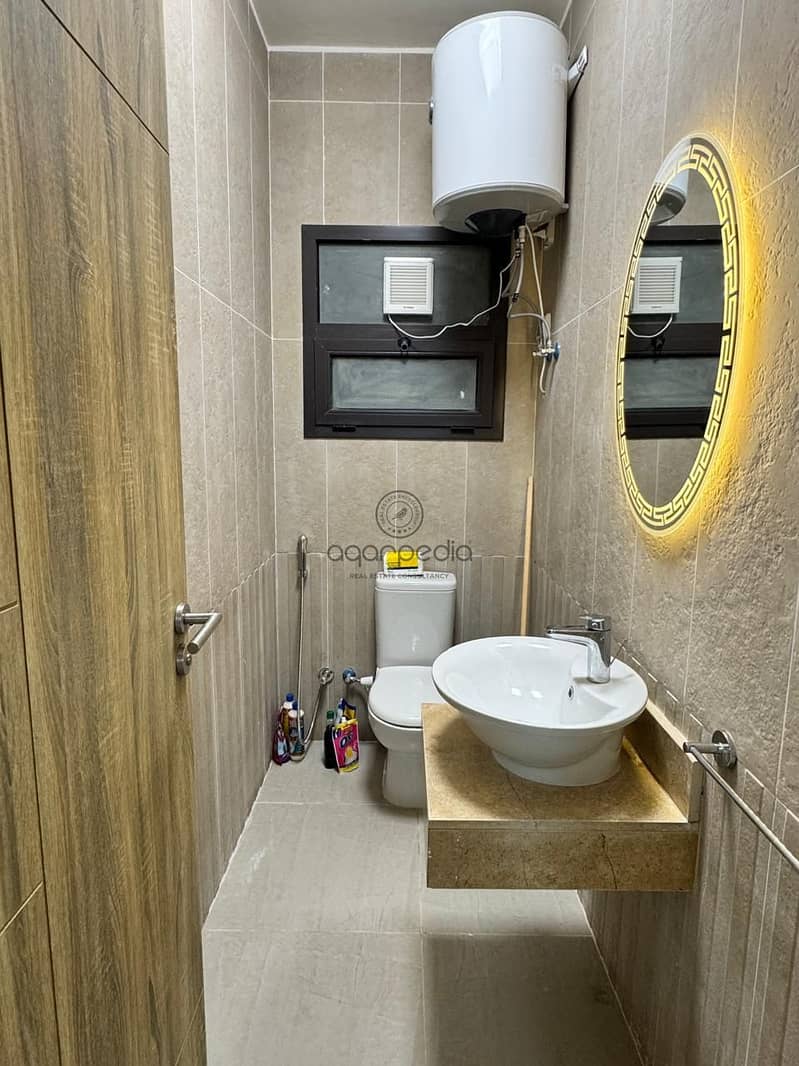 2 2c3b1cb0-801b-4472-b60e-832084a2a33b. jpeg