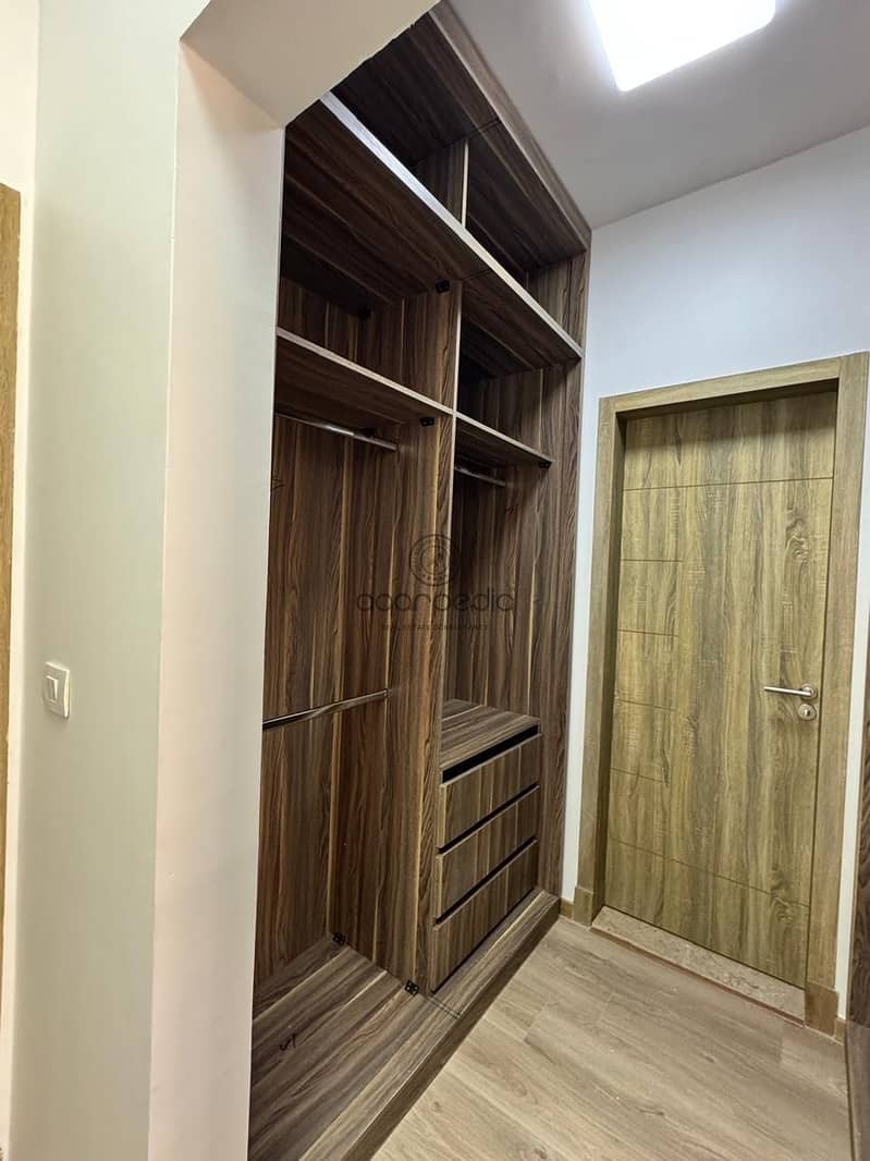 12 dc071a7f-66f9-4fc9-8a29-9ad9065a4ac2. jpeg