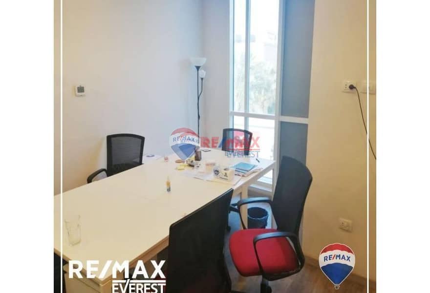 4 fe6bf574-c17c-4f0c-b241-f4ada2c6c908. jpg