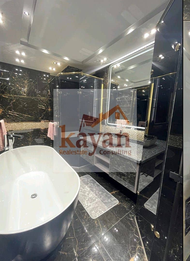 4 9982ed64-cb34-4420-b9f8-dc668690a80b. jpg