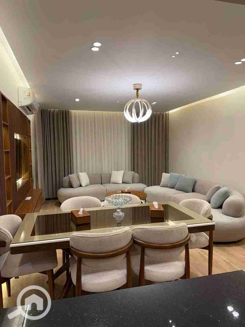 1000669725. jpg 1000669725. jpg