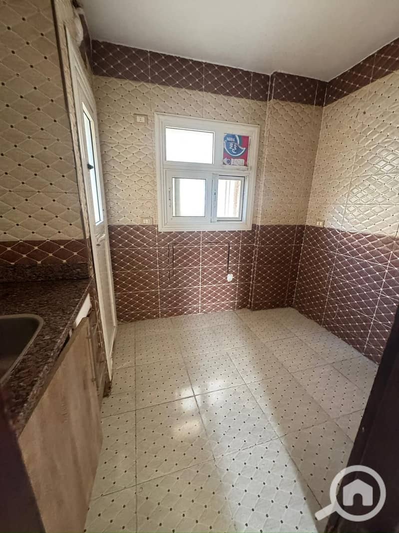 5 d5a18372-17d6-4712-9cc1-77af3aadc044. jpg