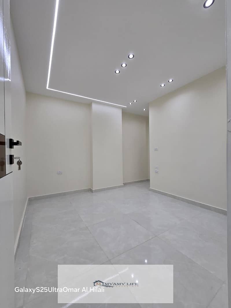 12 WhatsApp Image 2025-11-03 at 11.13. 50 PM. jpeg