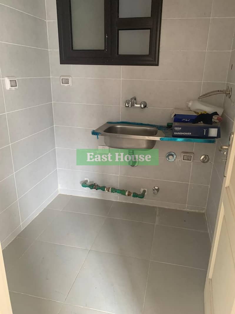 4 8b6de42c-12b7-40bf-ae2e-9c92f6eb7993. jpeg