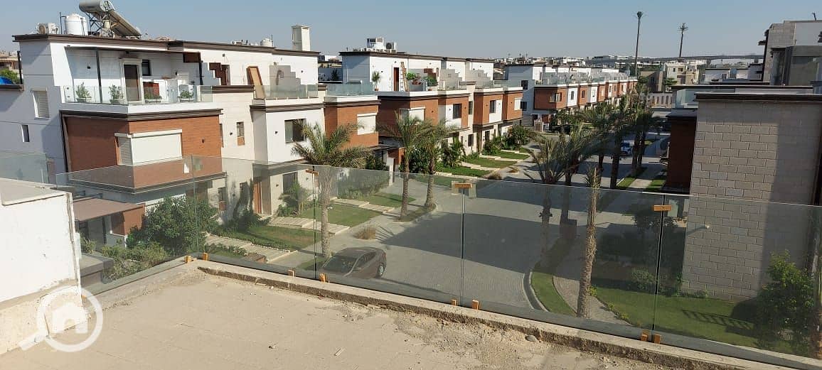 3 86424f73-ebfb-46e0-bd84-f30d80a93bb4. jpg