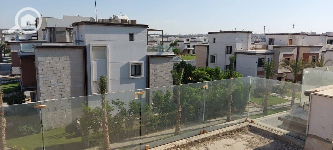 7 7f6985ce-92eb-4bdd-8ff2-273a0a558f8a. jpg