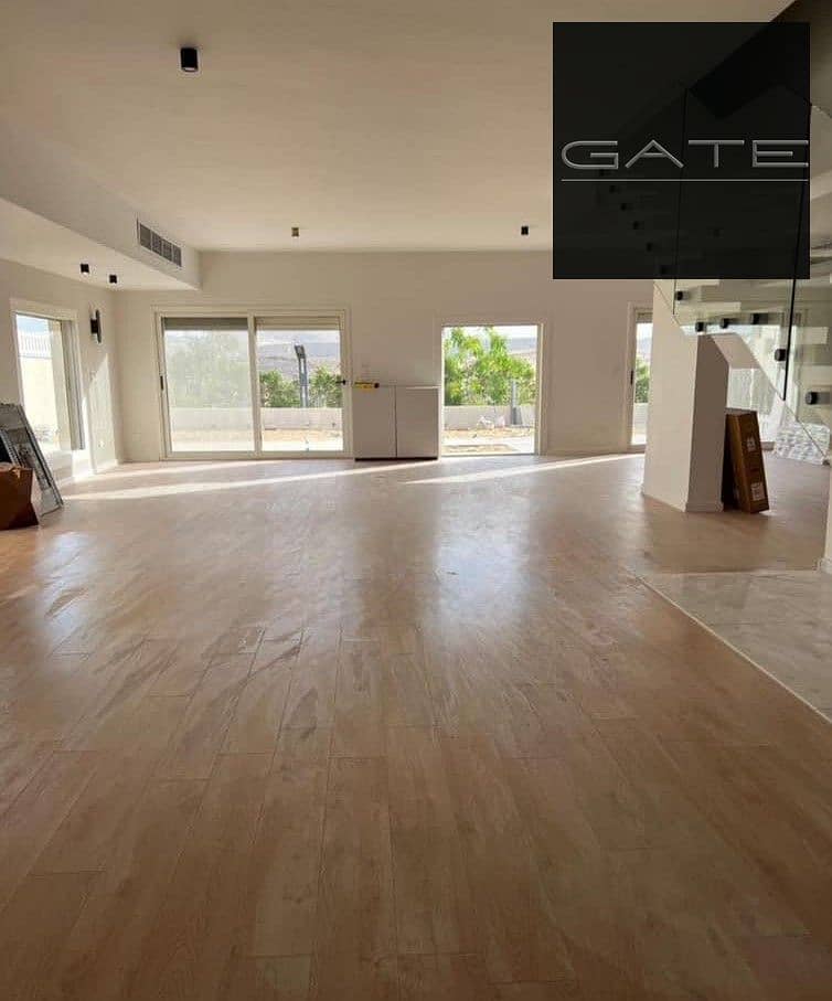 2 0fdef53e-ef2a-430c-a4e4-5300b44cc2a6. jpeg