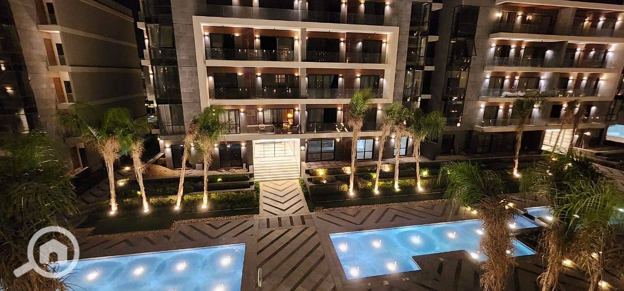 12 3e82d389-f6cc-49ea-a529-619df1fd5a31. jpg