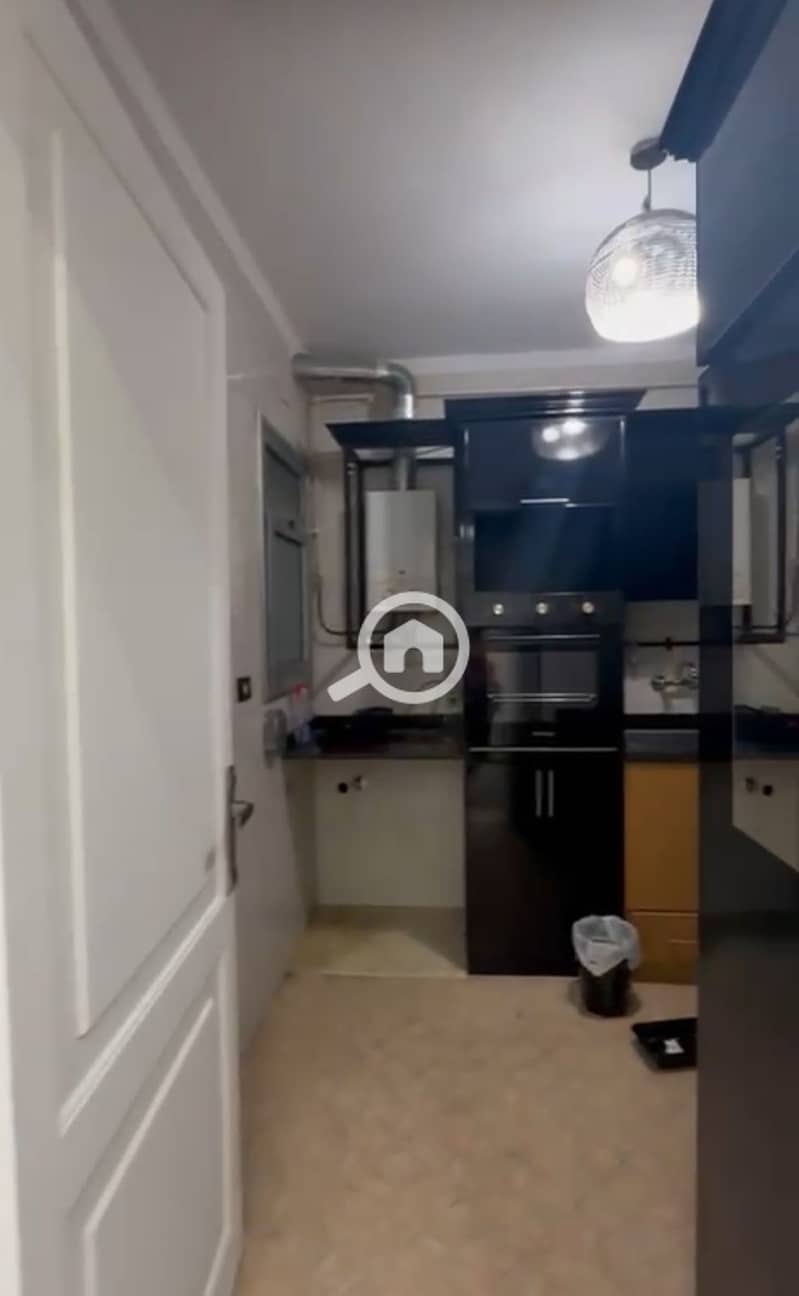 5 e7f53f1e-7039-4409-bacd-942740c793cb. jpg