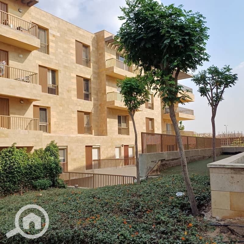 2 5b53f1fe-743a-458d-a801-72e3527c7b74. jpg