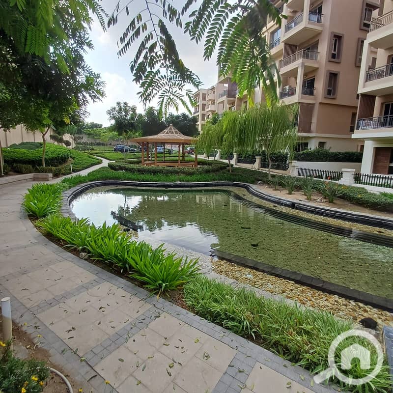 10 d1458c1f-c95d-4772-807a-60ee8d78e816. jpg