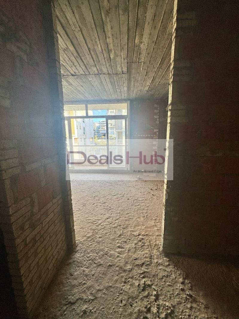 4 c2302f40-75dc-4385-9d7b-f2aab0a39610. jpg