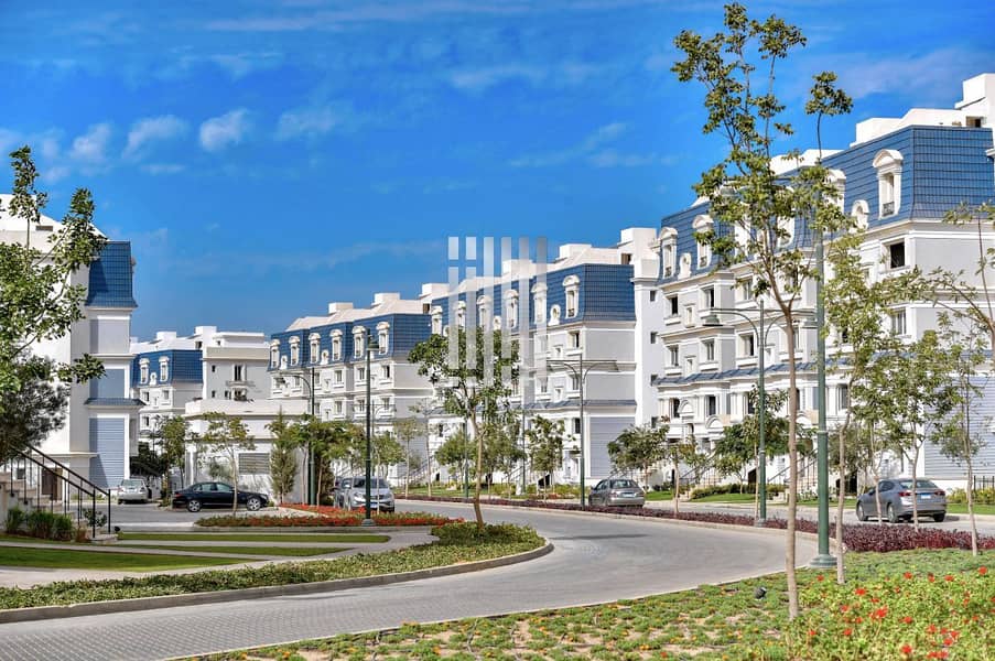 4 Life in Mountain View Hyde Park compound. jpg