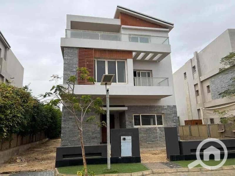 8 1e1c2bf3-5bcc-4bde-afdd-4831d34fdd02. jpg