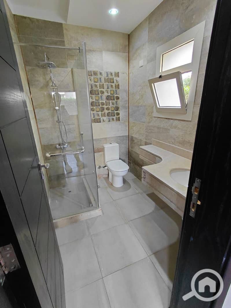 12 WhatsApp Image 2025-11-05 at 18.19. 34_0818e4cc. jpg