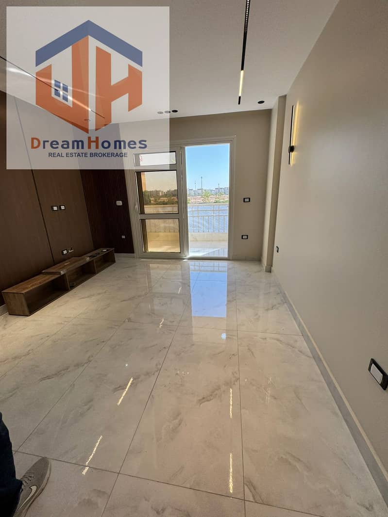 7ac6f323-fb27-471e-bc76-7a0b389924f2. jpg