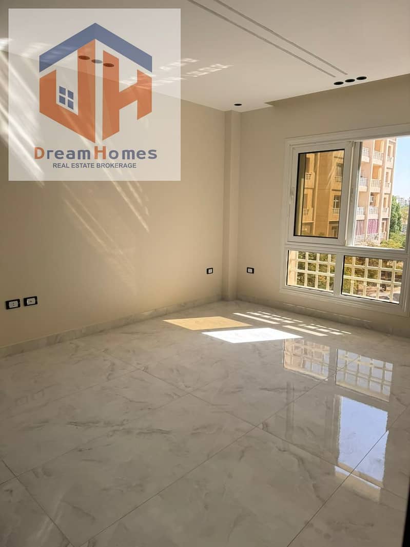 4 814e64d0-17c1-462a-8eab-4324048f96d9. jpg