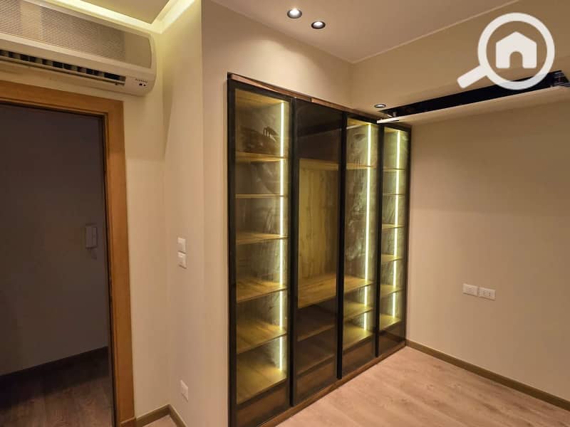 5 3304b802-edb1-4df3-b557-b3ae71ca3246. jpg