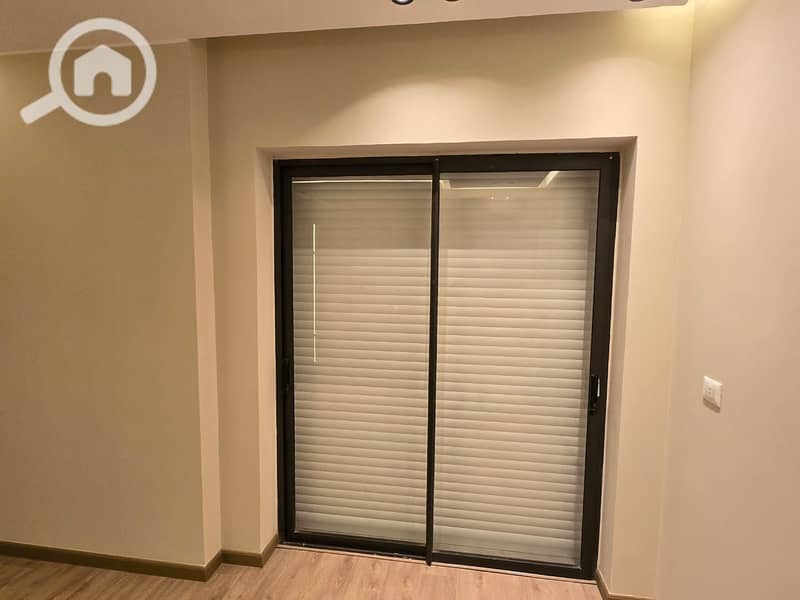 8 525c320d-89e6-4f0d-8e71-64ed79bf6ab7. jpg