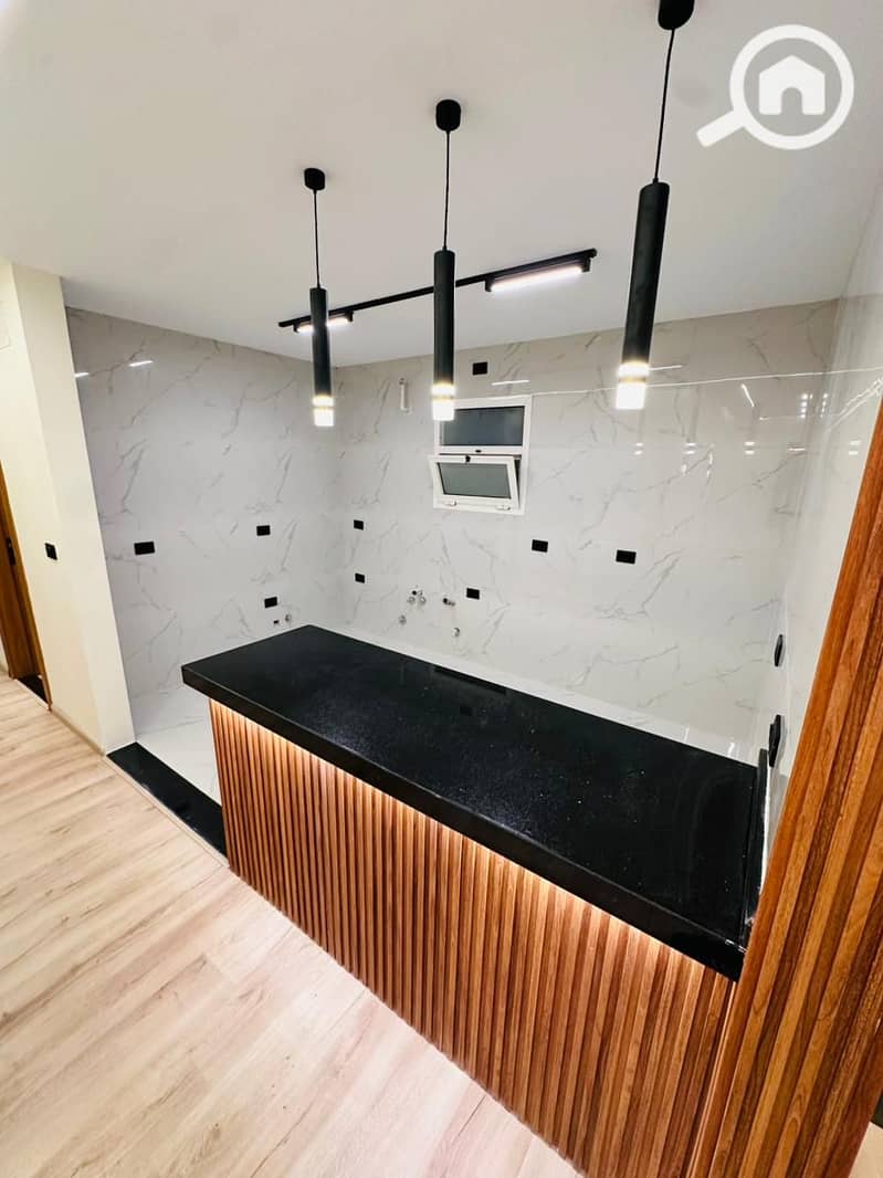 4 b91a8517-1490-4625-b9e0-dac310fd10f1. jpg