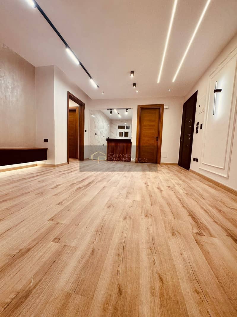 2 e3ecdff8-d3cd-401f-aeb3-4aff8bff3194. jpg