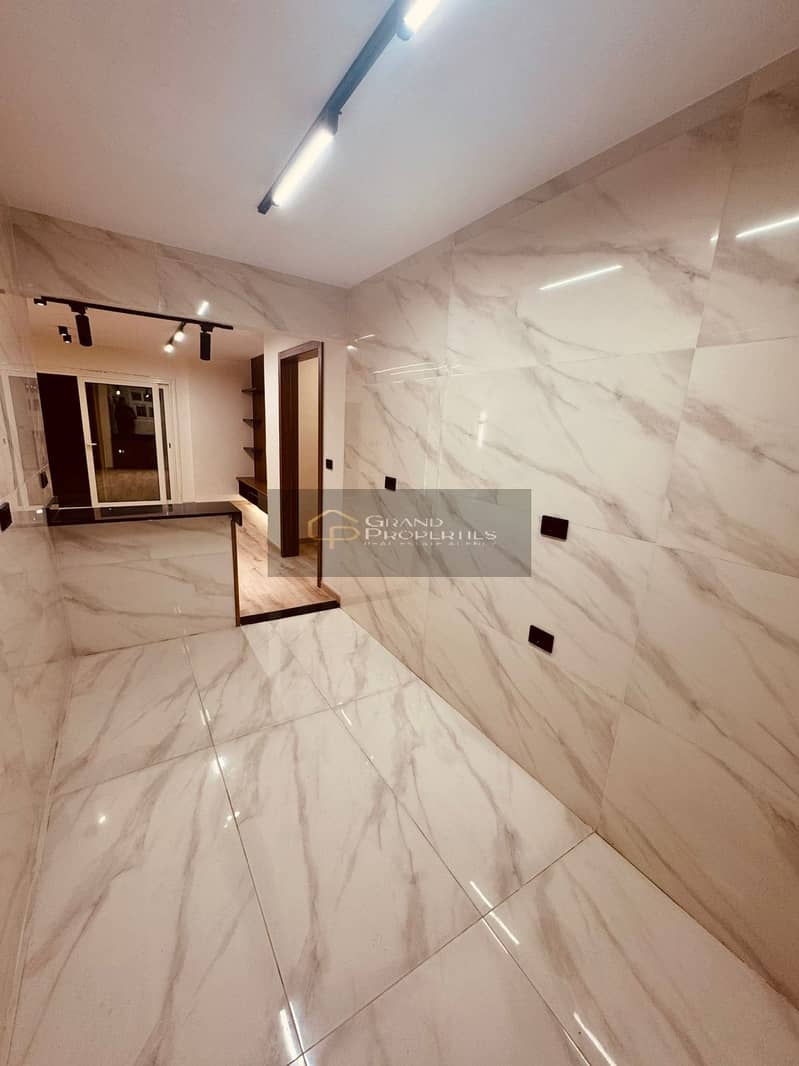 6 6bca0be8-f81f-4e2b-a80a-0f1caddb11c6. jpg