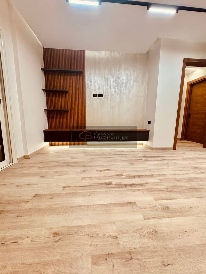 11 8098e810-0c4a-4cd1-8044-fc87dd3264e0. jpg