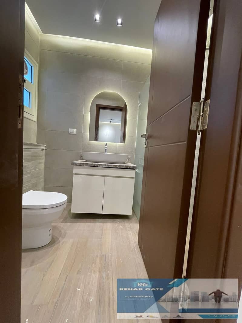 2 ff7b668d-3b3e-420f-b8d5-87b58fcf23ae. jpg