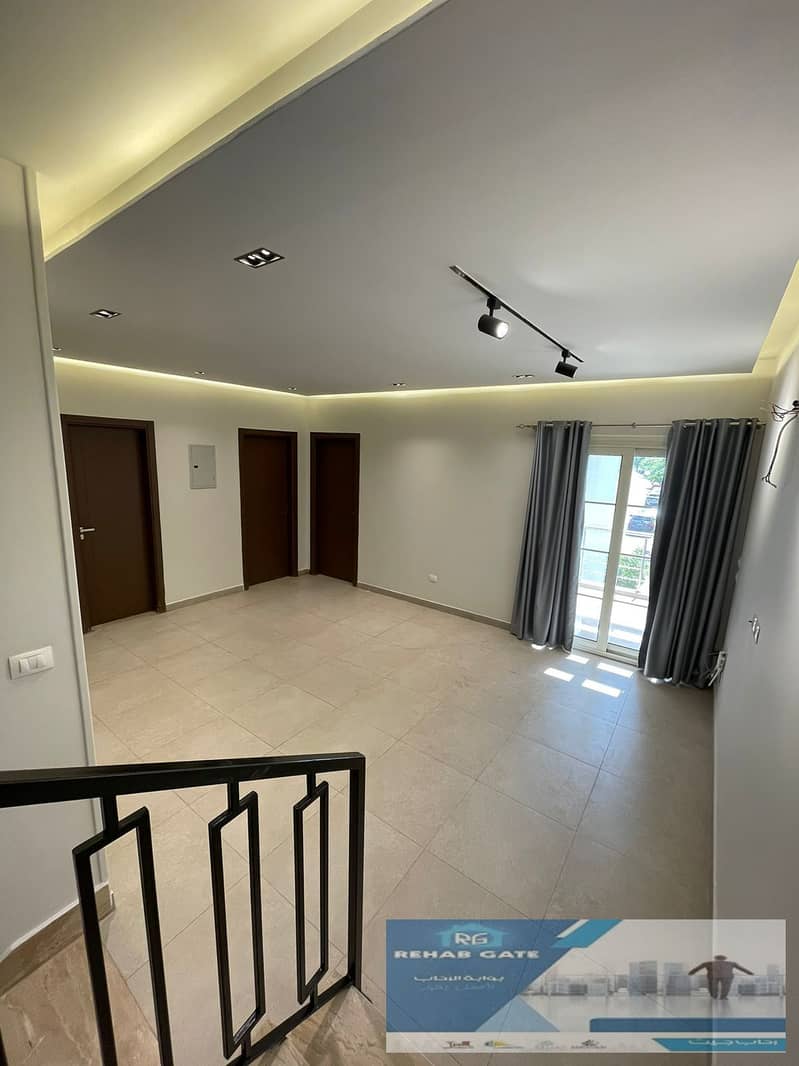 7 eee3e049-5051-47e7-ba13-19e4c33a8537. jpg